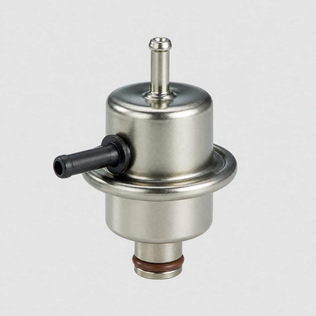 Régulateur de pression carburant pour moteur essence, vue de face